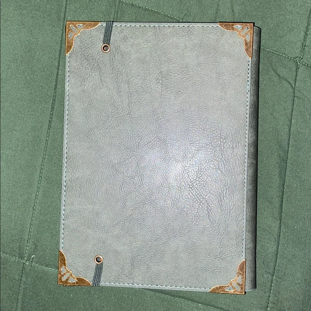 Green Six Ring Binder with Tree Design